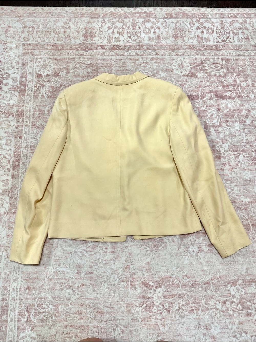 Vintage 🌼 100% Silk Liz Claiborne Butter Yellow Jacket - Picture 12 of 12